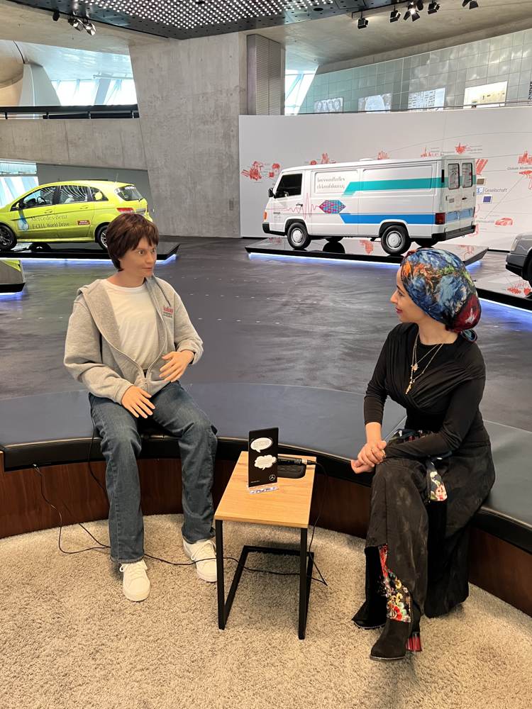 Reading the machine — Gesture, gaze and turn‑taking in human–robot interaction